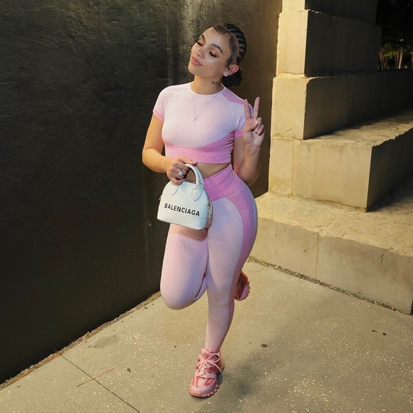 Pink Work Out Set - Picture 2 of 3